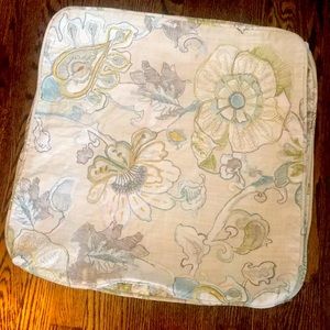 Like New 4 Pillow Covers